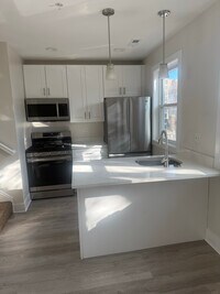 Building Photo - 2242 W 18th Pl