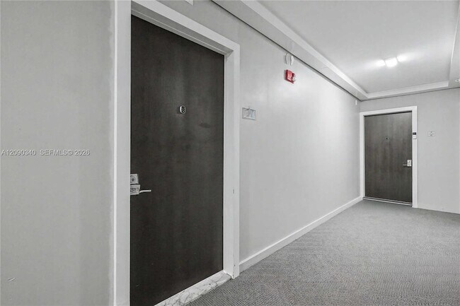 Building Photo - 20335 W Country Club Dr