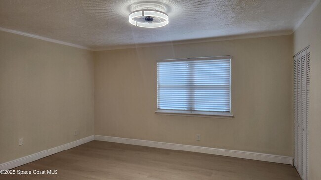 Building Photo - 3900 Ocala St