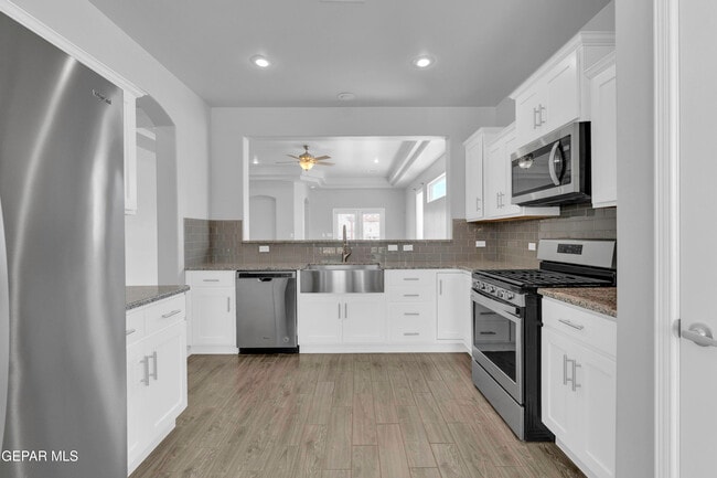 Building Photo - 7846 Enchanted Ridge Dr