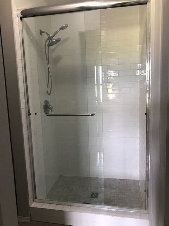 Building Photo - COMING SOON! Duplex in Ozark