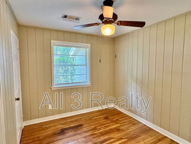 Building Photo - 3508 Cottonwood Dr