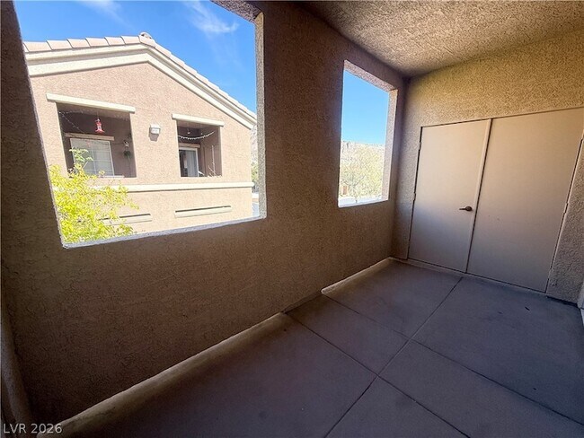 Building Photo - 3915 Legend Hills St