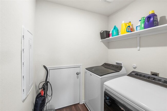 Building Photo - 196 Sweetleaf Dr