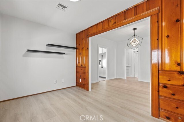 Building Photo - 408 W Dryden St