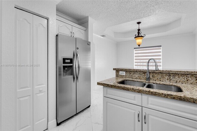 Building Photo - 14308 SW 120th Ct