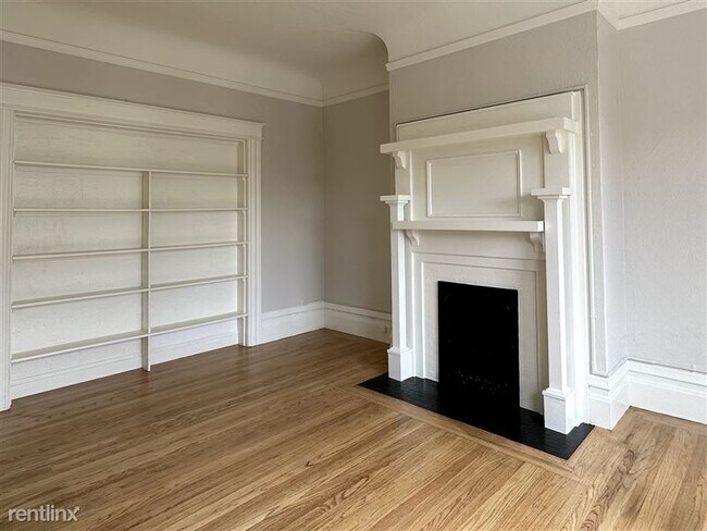 Building Photo - 555-559 2nd St-555