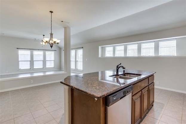 Building Photo - 1021 Durham Dr