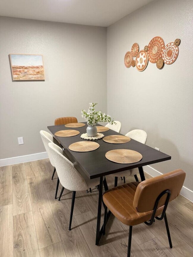 Building Photo - 15164 N 140th Dr