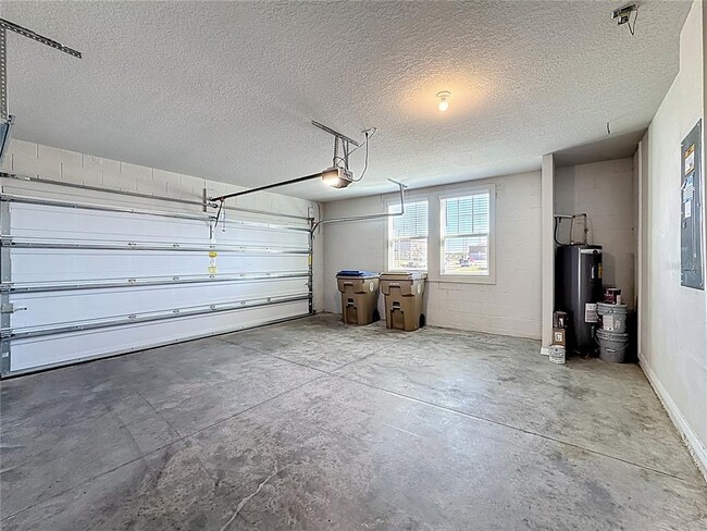 Building Photo - 5251 Meredrew Ln