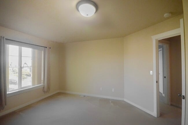 Building Photo - Elegant 4BR Murray Franklin Home in Fernwood Hills | EV Charger | Northshore Schools