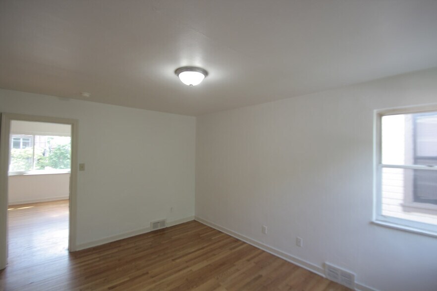 Building Photo - 415 Franklin Ave