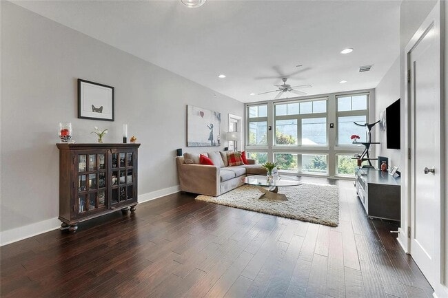 Building Photo - 908 Nueces St