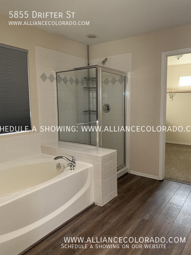 Building Photo - 5855 Drifter St