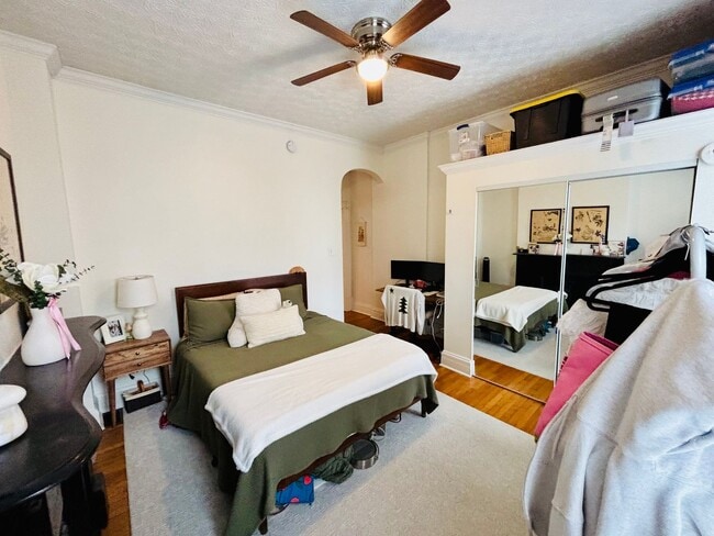 Building Photo - 111 E Blenkner St