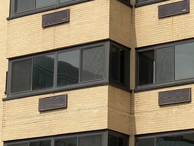 Building Photo - Foggy Bottom Spacious Studio w/Solarium Close to GWU, World Bank, GW Hospital
