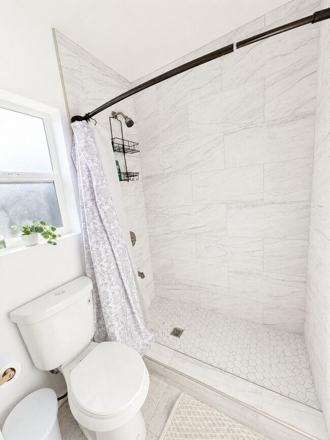 Building Photo - NEW UNIT! Be the First to Live in This Brand-New Fully Furnished ADU