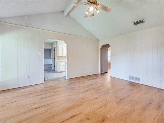 Building Photo - 2121 Northglen Dr