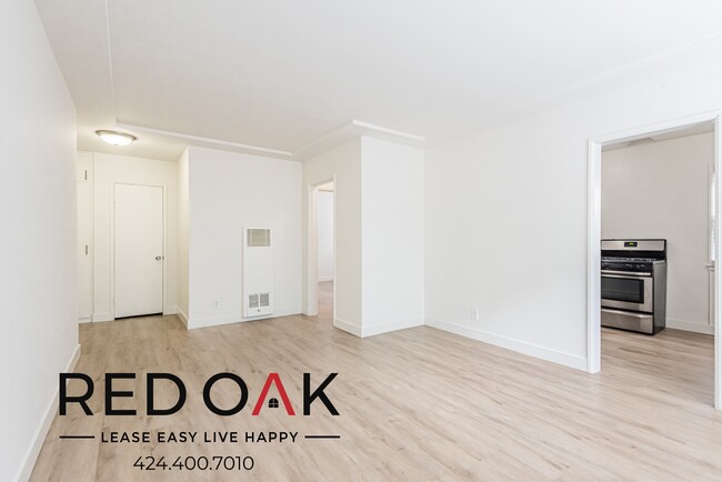 Building Photo - Lovely One Bedroom with Large Windows, Sta...