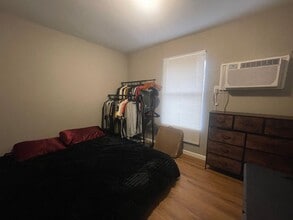 Building Photo - Studio Apartment  in Hollister, MO