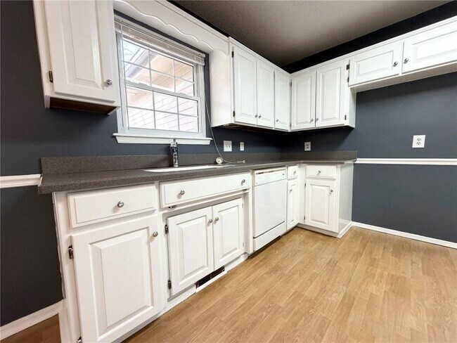 Building Photo - 5 Haslingden Ln