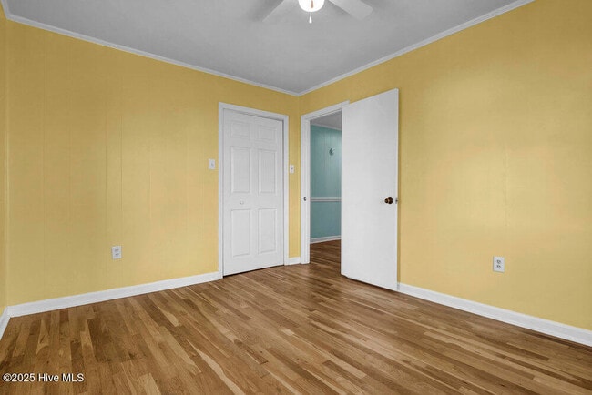 Building Photo - 1207 N Topsail Dr