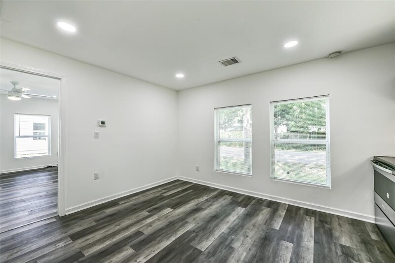 Building Photo - 4318 1st St