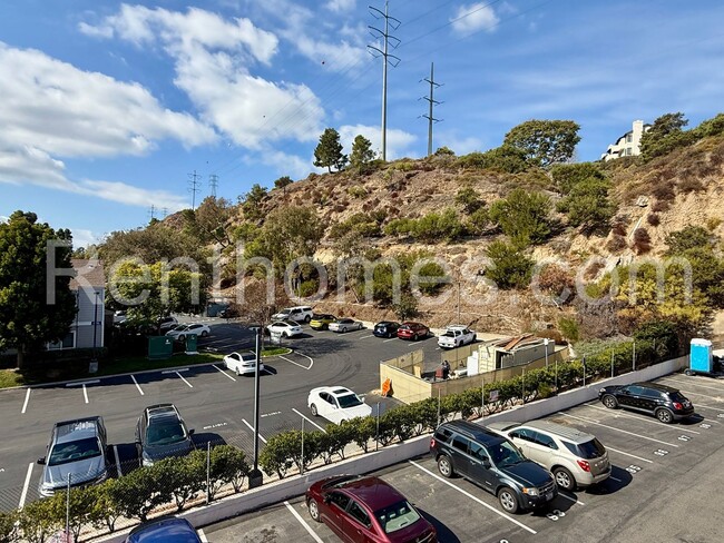 Building Photo - 6780 Friars Rd