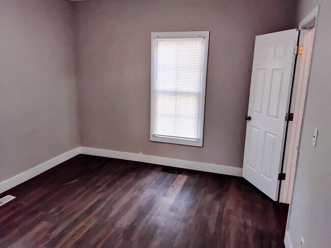 Building Photo - Charming 3-Bedroom Home Near the Park – Pe...