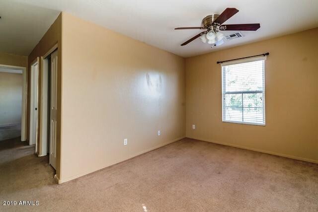 Building Photo - Gorgeous 4 Bed West Phoenix home opposite huge community park ++ New Carpet & New Paint!!