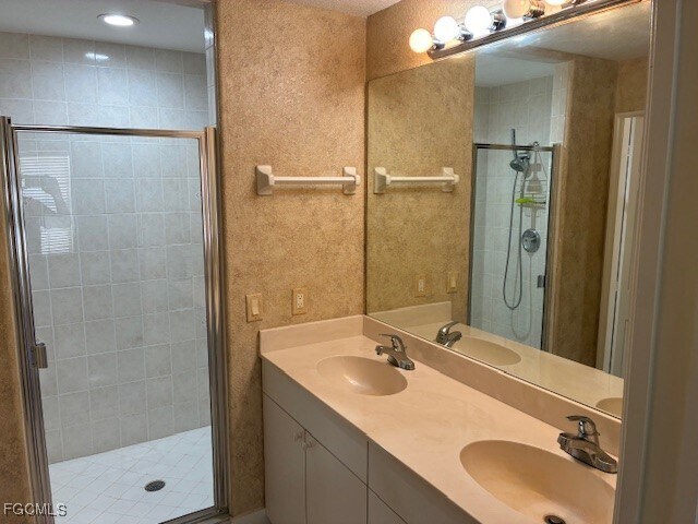 Building Photo - 5410 Chiquita Blvd S