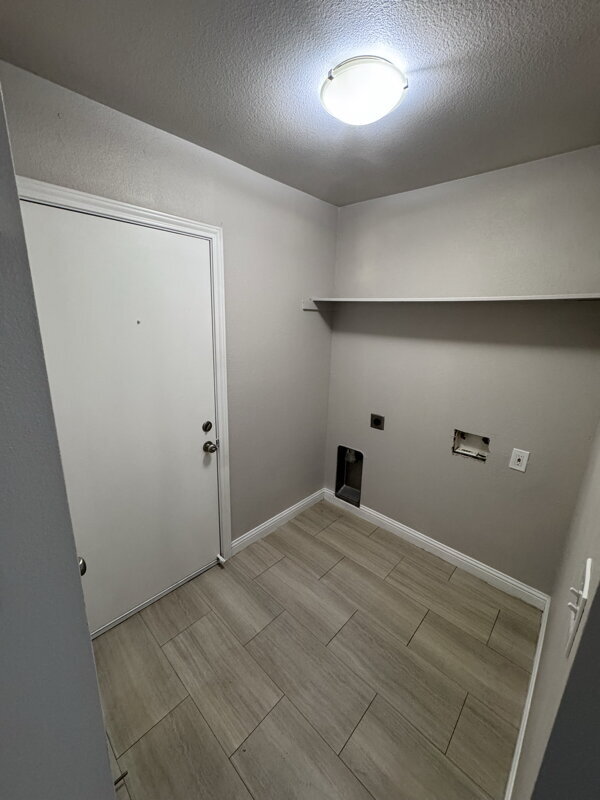 Building Photo - WONDERFULLY UPDATED 3 BEDROOM, 2 BATH, 2-CAR GARAGE RENTAL HOME IN CENTRAL GRAND PRAIRIE WITH SPA...