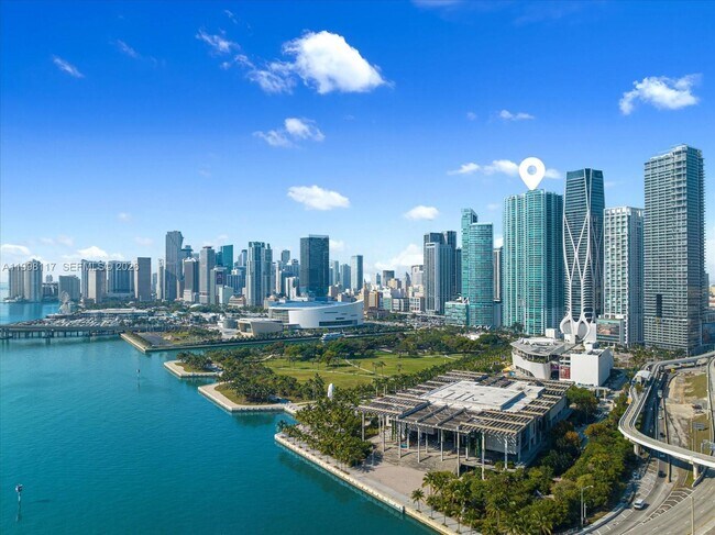 Building Photo - 900 Biscayne Blvd