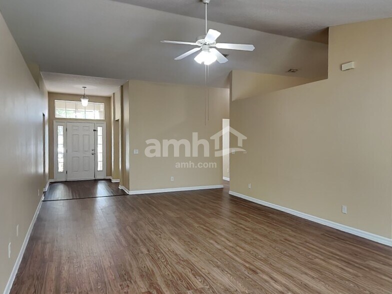 Building Photo - 3608 Doe Run Dr