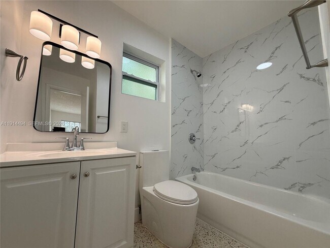 Building Photo - 3144 NW 29th St