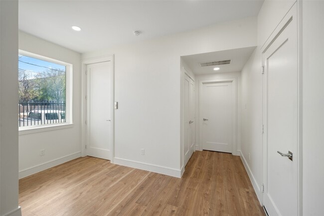 Building Photo - 1839 Colquitt St