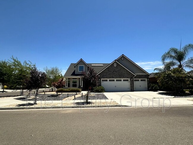 Building Photo - 2548 N Kayenta St