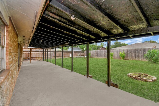 Building Photo - 10131 Kent Towne Ln