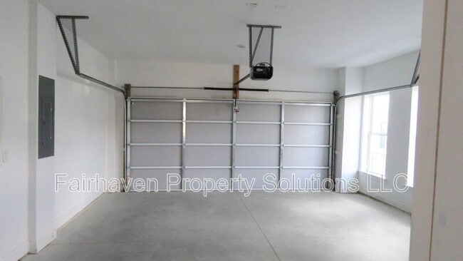 Building Photo - 1978 Mitchell Ave