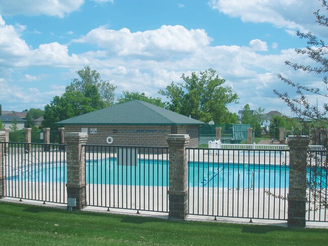 Building Photo - Vanderveen Villas