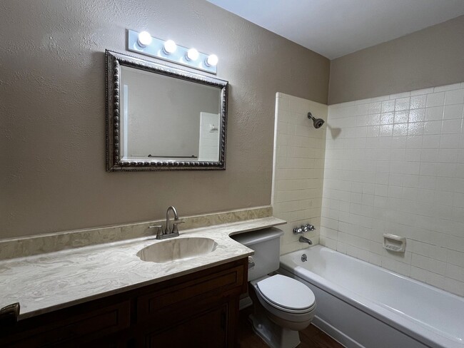Building Photo - 211 Taos Dr
