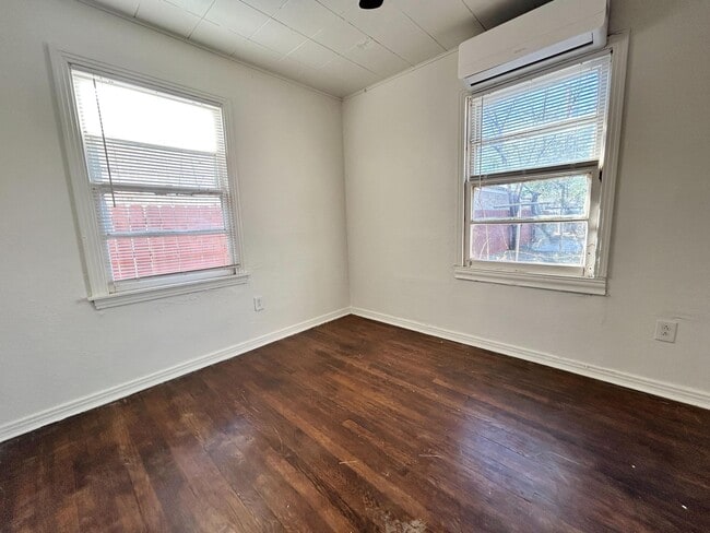 Building Photo - 2803 2nd St