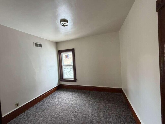 Building Photo - 2404 W Lapham St