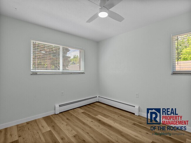 Building Photo - Charming 2 Bed, 1 Bath Condo in Prime Location!