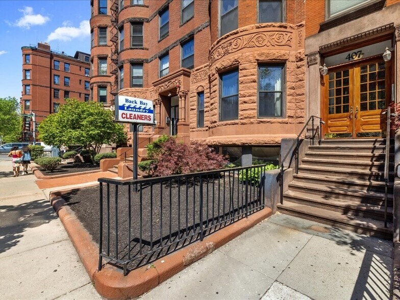 Building Photo - 407 Marlborough St