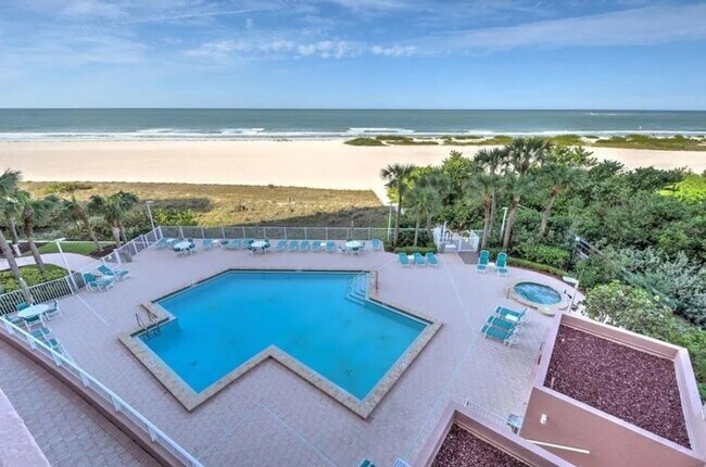 Building Photo - Available on May 3rd! Beachfront Condo with Stunning Views & Resort Amenities