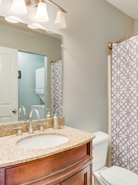 Building Photo - 2193 W 7th St