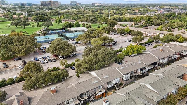 Building Photo - 15914 Club Crest Dr