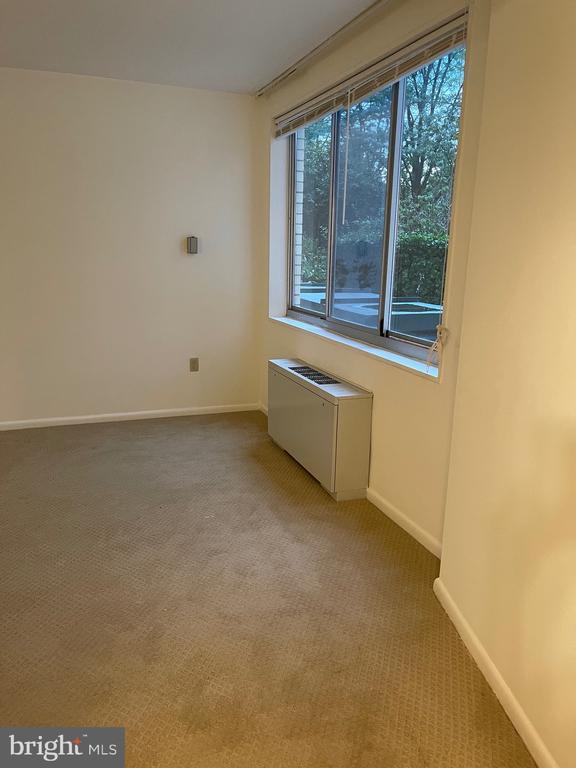 Building Photo - 10401 Grosvenor Pl