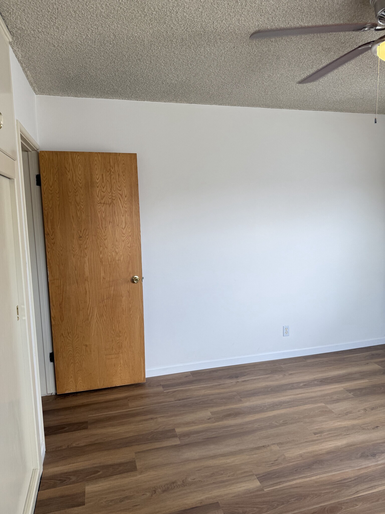 Building Photo - 330 E Fairview Ave